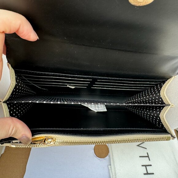 41 Hawthorn Jasmine Wallet Crossbody in Beige - Picture 3 of 8